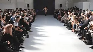 เธอทำให้เพื่อนท้องสองสามวันก่อนแต่งงาน วิดีโอ โป๊ ฟรี